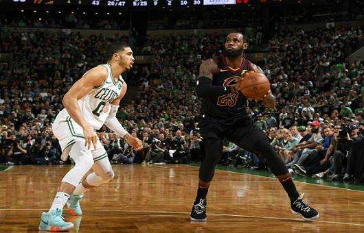  塔图姆35分绿军横扫猛龙  