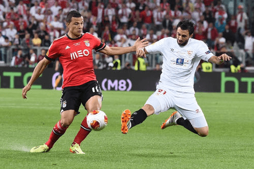  雷恩主场不敌升班马，球迷抗议管理层决策  